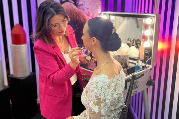 Bild 1 von Make up Studio & School